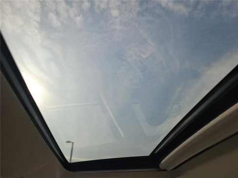 Used 2016 Toyota Avalon Limited w/ Toyota Safety Sense Package image 31