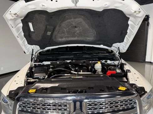 Used 2015 RAM 1500 Laramie w/ Convenience Group AWD/4WD image 8