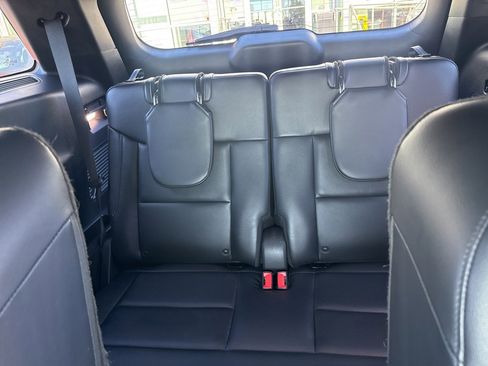Used 2020 Ford Explorer XLT w/ Equipment Group 202A image 17