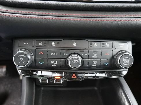 Used 2024 Dodge Durango GT AWD/4WD image 25