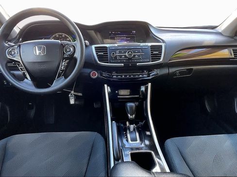Used 2017 Honda Accord Hybrid Sedan image 16