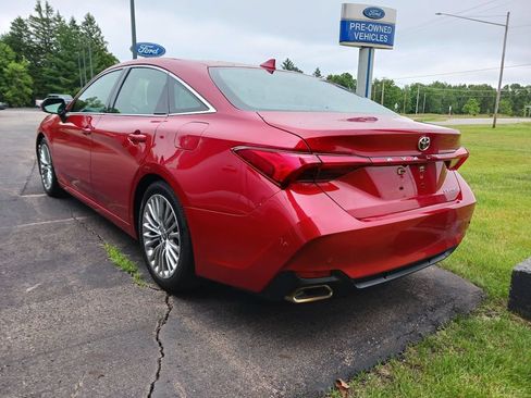 Used 2021 Toyota Avalon Limited w/ Advanced Safety Package FWD image 7