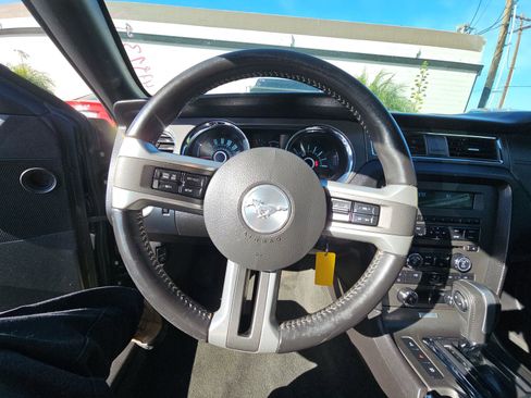 Used 2013 Ford Mustang Coupe image 11