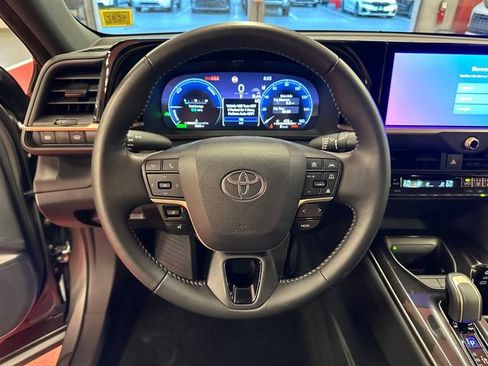 Certified 2026 Toyota Crown AWD/4WD image 18