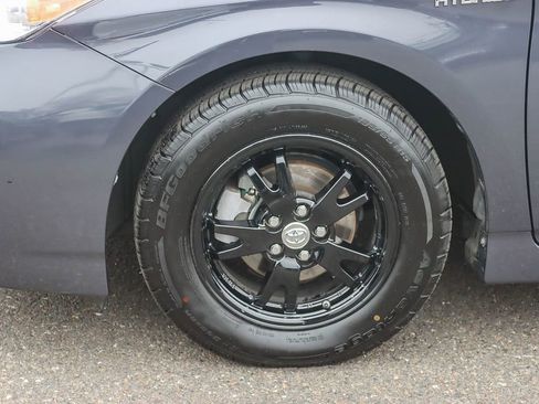 Used 2015 Toyota Prius Four image 16