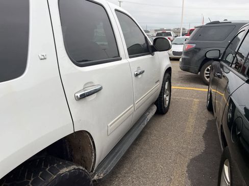 Used 2013 Chevrolet Tahoe LT image 17