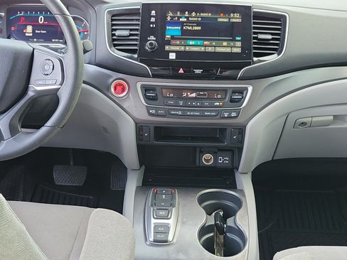 Used 2021 Honda Pilot EX image 21