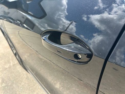 Certified 2025 Volkswagen Tiguan S image 27