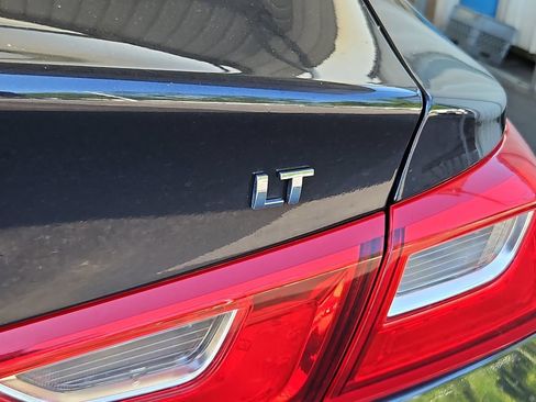 Used 2023 Chevrolet Malibu LT FWD image 28