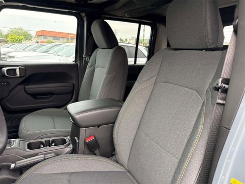 New 2026 Jeep Gladiator Sport image 24