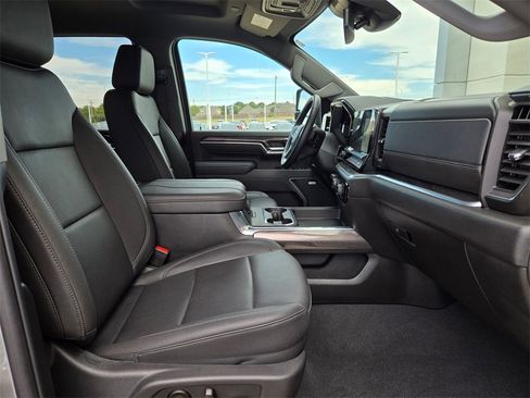 Used 2025 Chevrolet Silverado 2500 LTZ w/ LTZ Convenience Package image 23