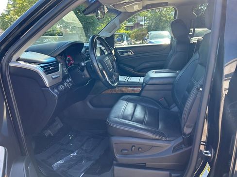Used 2016 GMC Yukon Denali w/ Open Road Package AWD/4WD image 18