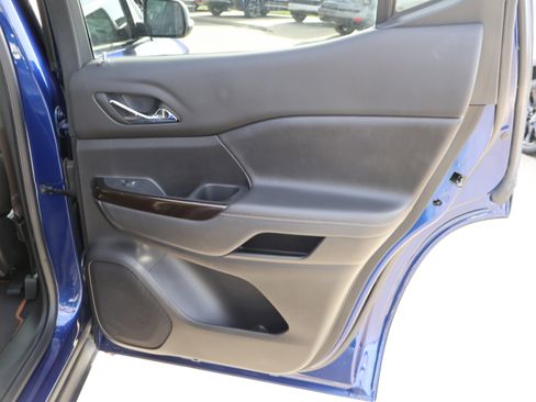 Used 2023 GMC Acadia AT4 w/ Preferred Package image 15