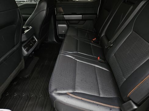 Used 2025 Ford F250 Lariat w/ Chrome Package image 28