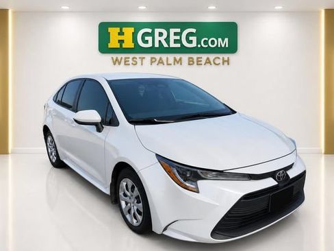 Used 2025 Toyota Corolla LE FWD image 4