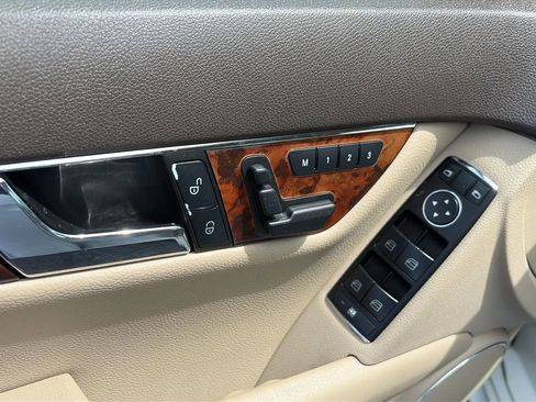 Used 2010 Mercedes-Benz C 300 4MATIC Sedan image 11