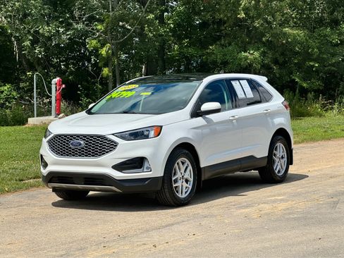 Used 2023 Ford Edge SEL w/ Convenience Package AWD/4WD image 3