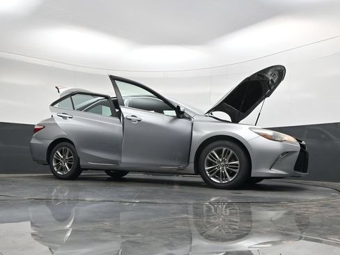 Used 2015 Toyota Camry SE FWD image 53
