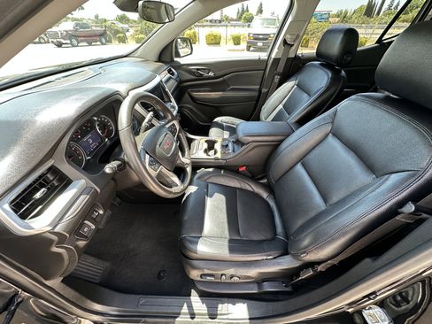 Used 2023 GMC Acadia SLE w/ Driver Convenience Package image 12