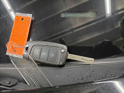 Used 2023 Hyundai Santa Fe SE image 8