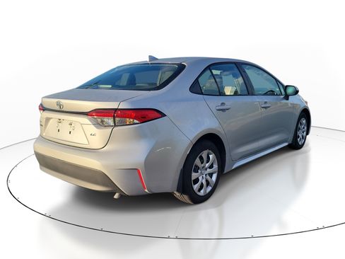 Used 2025 Toyota Corolla LE FWD image 7