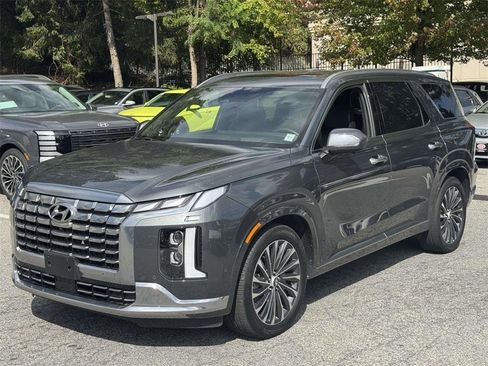 Used 2023 Hyundai Palisade Calligraphy image 4