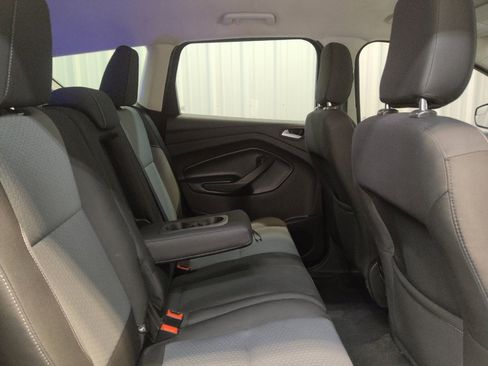 Used 2019 Ford Escape SE FWD image 19