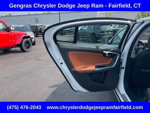 Used 2017 Volvo S60 T5 Inscription AWD/4WD image 38