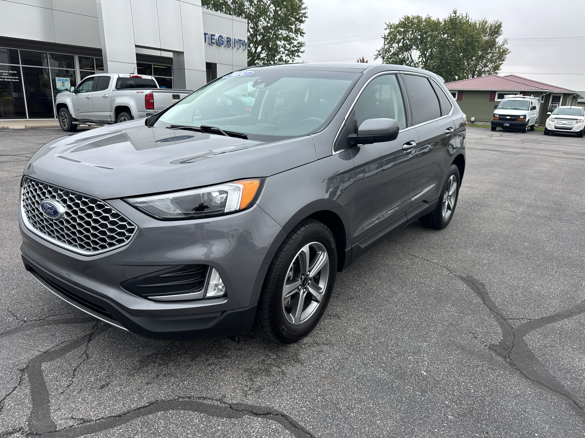 Used 2024 Ford Edge SEL w/ Convenience Package AWD/4WD image 5