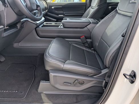 New 2025 Ford Expedition Max Platinum w/ Stealth Appearance Package image 9