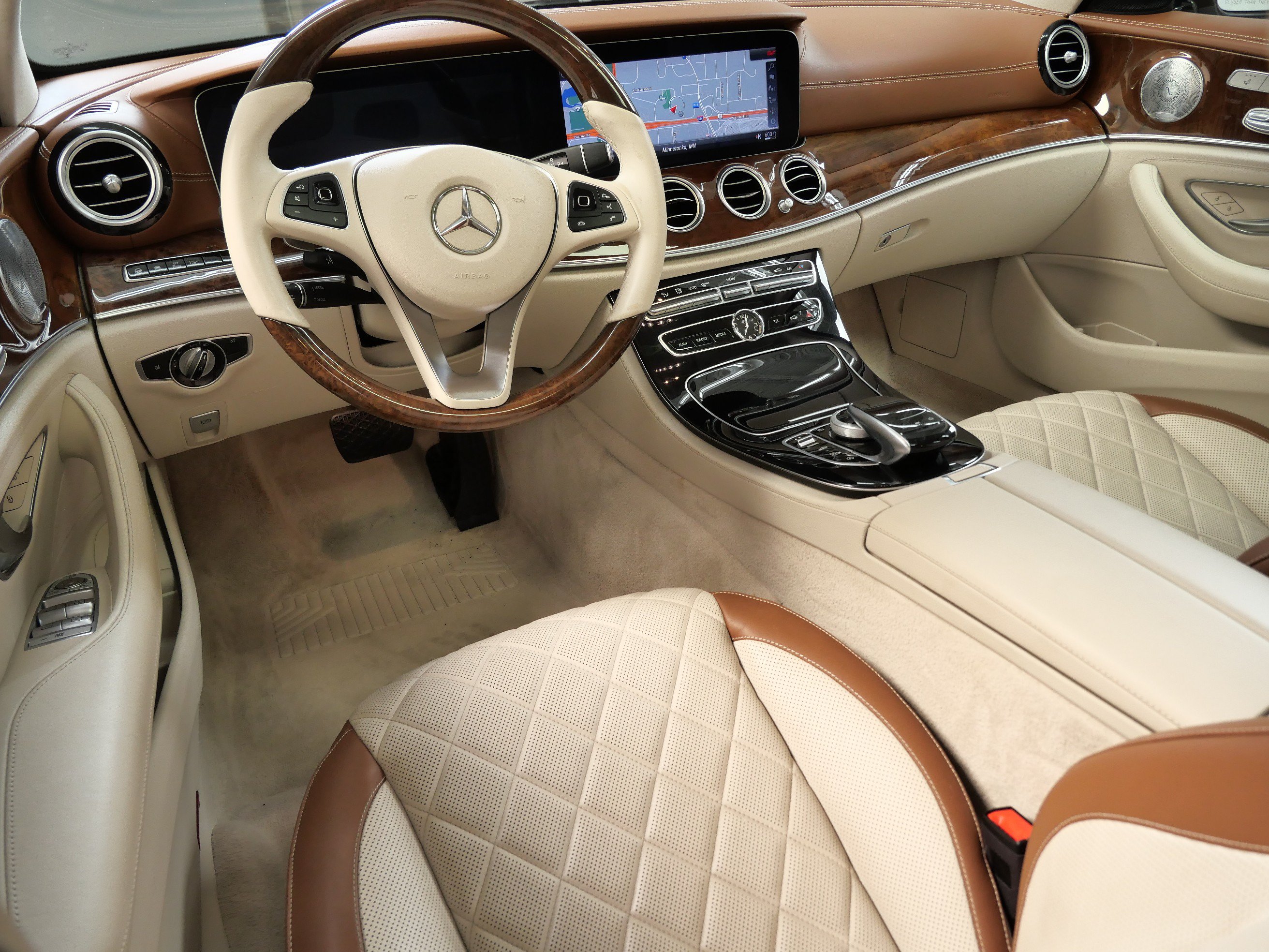 Used 2018 Mercedes-Benz E 300 image 2