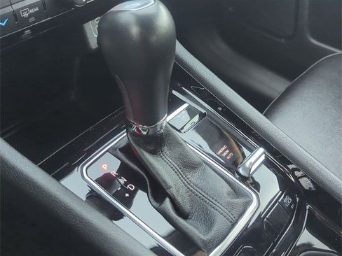 Certified 2024 Jeep Compass Limited image 20