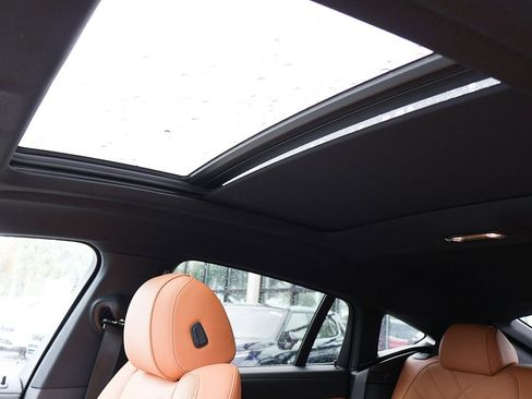 Used 2023 BMW X6 xDrive40i w/ M Sport Package image 23