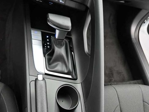New 2026 Hyundai Elantra SE FWD image 21