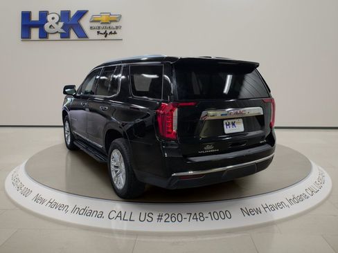 Used 2024 GMC Yukon SLT w/ SLT Luxury Package AWD/4WD image 4