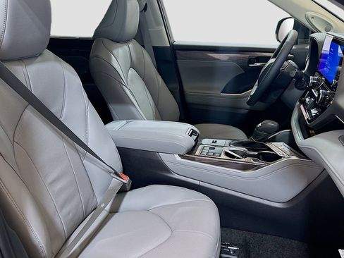 New 2026 Toyota Highlander Limited AWD/4WD image 29