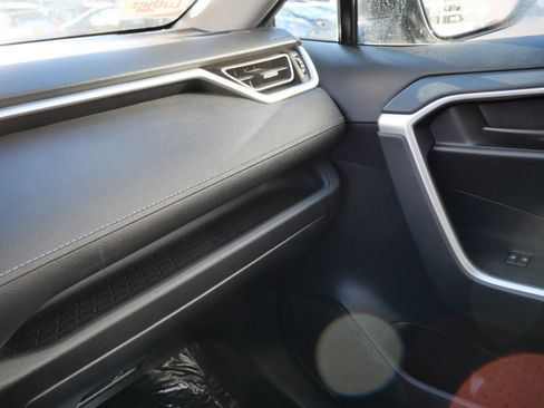 Certified 2025 Toyota RAV4 LE image 33