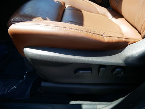 Certified 2024 Subaru Ascent Touring AWD/4WD image 20