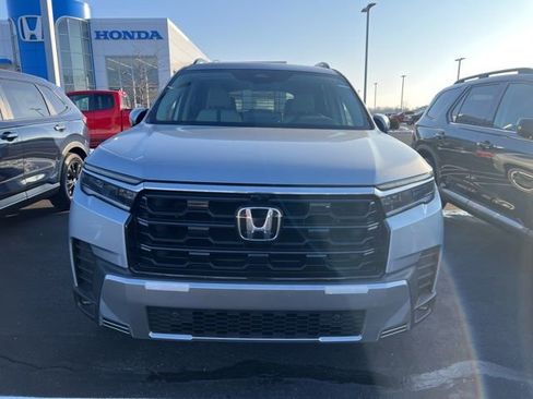 New 2026 Honda Pilot Touring image 2