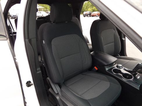 Used 2016 Ford Explorer XLT image 22