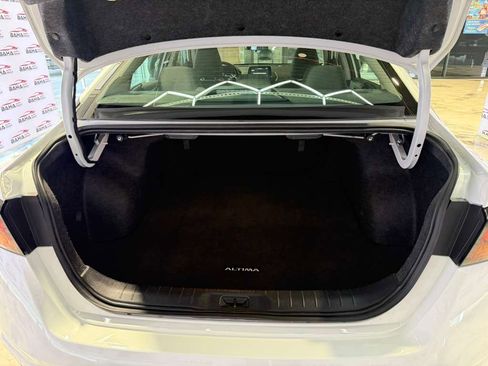 Used 2025 Nissan Altima 2.5 SV image 35