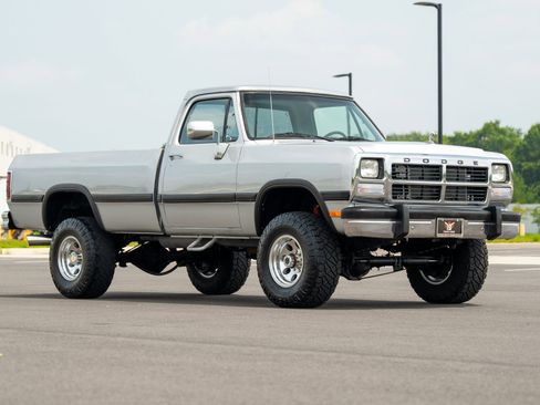 Used 1991 Dodge D/W Truck 350 image 20