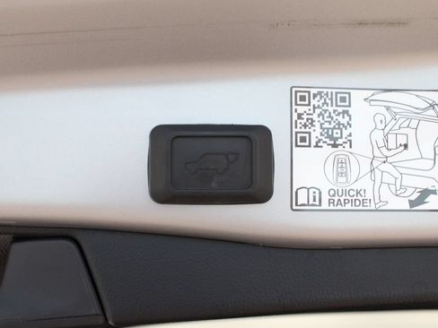 Used 2023 Toyota RAV4 Limited AWD/4WD image 39
