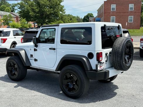 Used 2016 Jeep Wrangler Sport AWD/4WD image 5