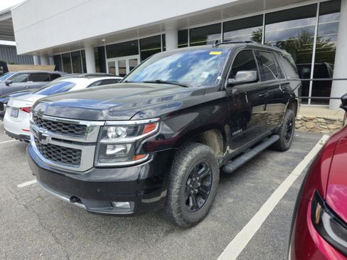 Used 2020 Chevrolet Tahoe LT w/ Z71 Midnight Edition AWD/4WD image 2