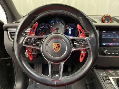 Used 2018 Porsche Macan S image 6