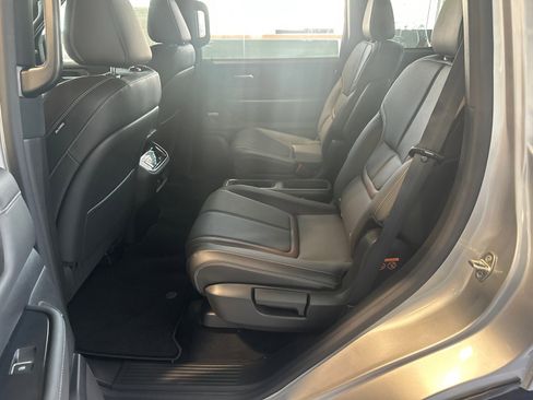 New 2025 Nissan Armada SL w/ Captain's Chari Seat Package image 16