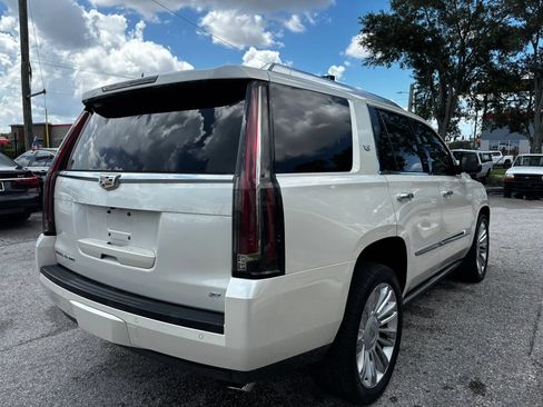 Used 2015 Cadillac Escalade Platinum RWD image 10