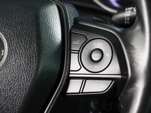 Used 2024 Toyota Camry SE image 14