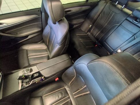 Used 2019 BMW M550i xDrive image 9